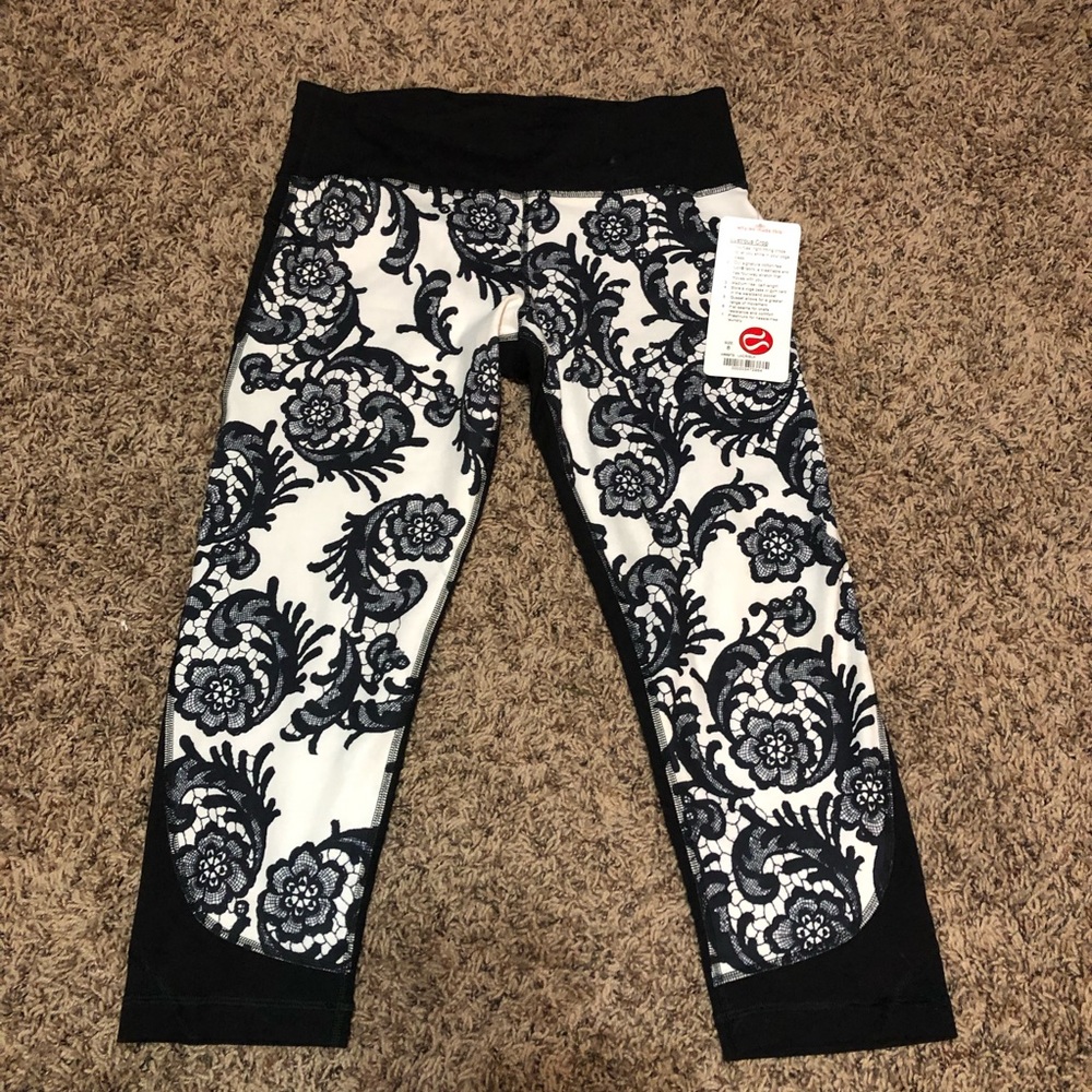 NWT Lululemon Lustrous Crop